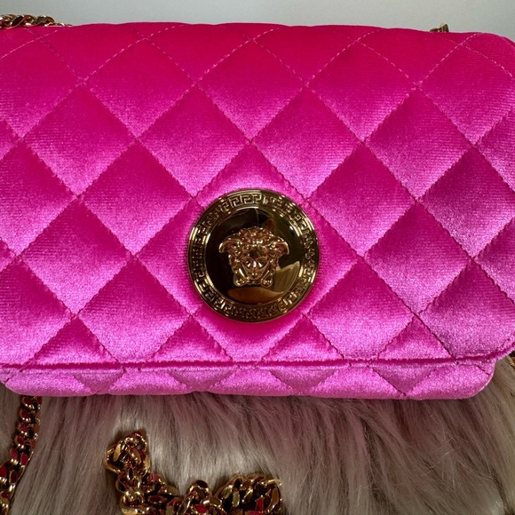 Authentic New Versace La Medusa Velvet Hot Pink Quilted Crossbody - Picture 2 of 8